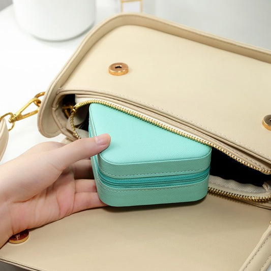 Compact Travel Leather Jewelry Organizer Box – Portable Pocket-Sized Case with Zipper Closure for Rings, Earrings, Necklaces & Accessories – Ideal for Women - Random Color