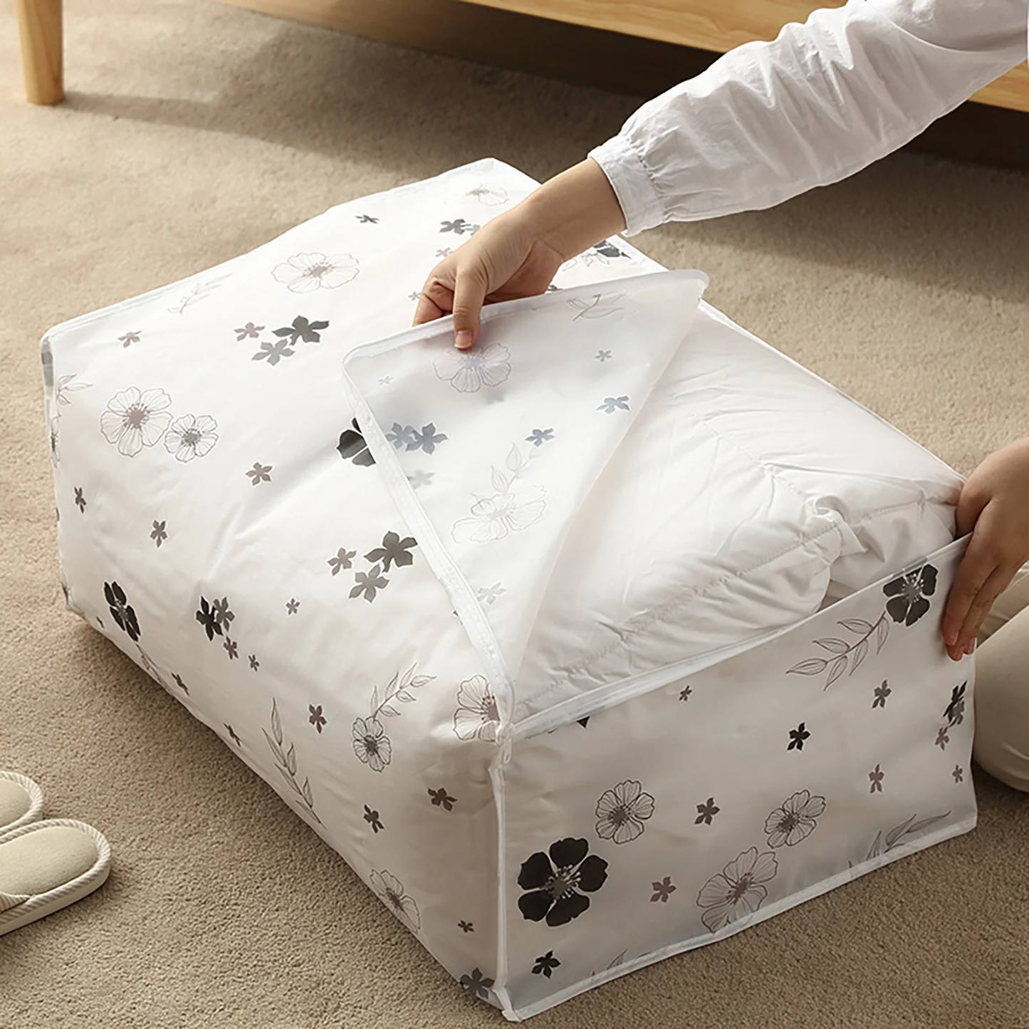 Quilt Storage Bag Waterproof Closet Organizers Zipper Folding Organizer Durable Clothing Packaging Plastic Bags for Storing Coats, Jackets Home Use Pillows, Blankets (Random Design)