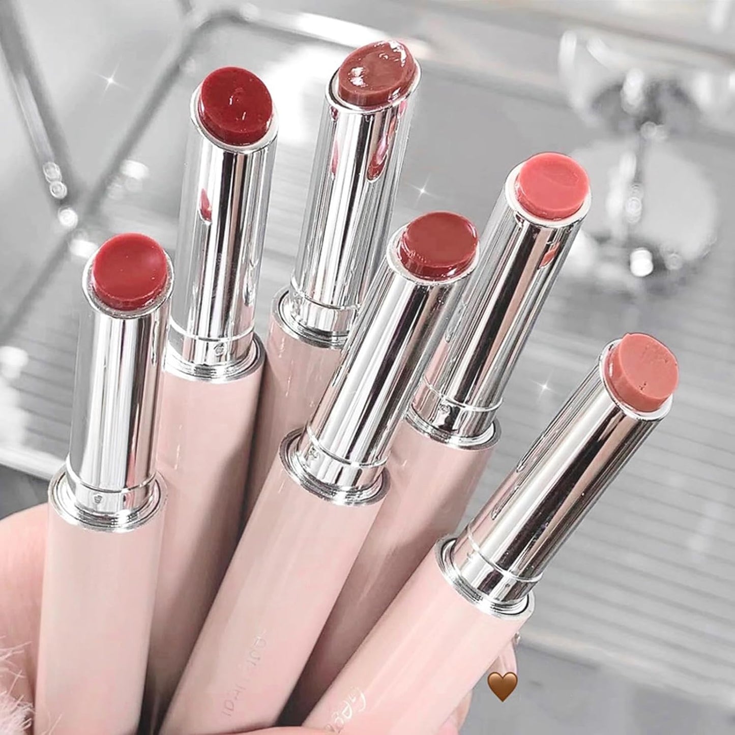 Velvety Texture Lipstick Glossy Lipstick Long Lasting Moisturizing Tinted Lip Balm, Plumping Water Lip Glaze Slim Design (random color)