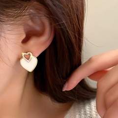 PJT-987 Beautifull Korean Heart Shape Zircon Earrings for Women – Sparkling Black & White Crystal Studs, Fashion Jewelry Gift for Everyday Wear and Special Occasions