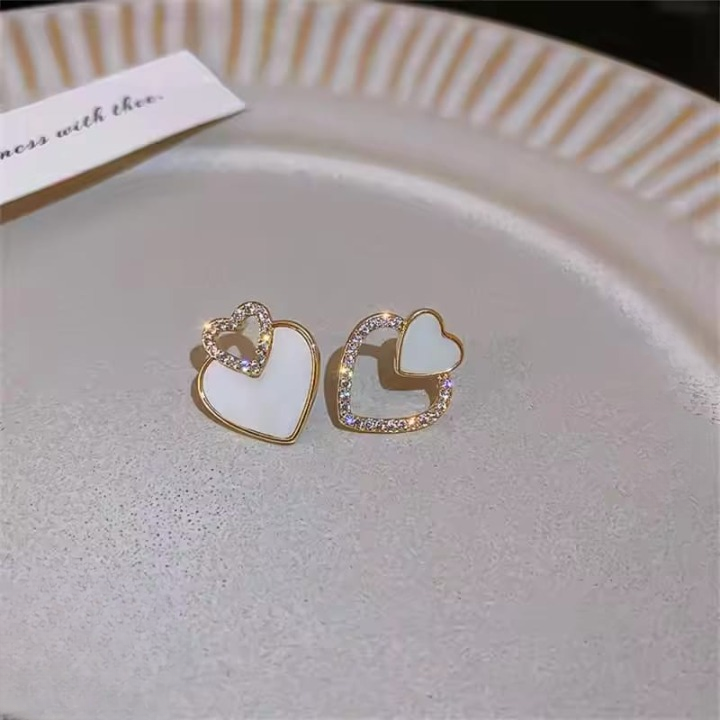 PJT-987 Beautifull Korean Heart Shape Zircon Earrings for Women – Sparkling Black & White Crystal Studs, Fashion Jewelry Gift for Everyday Wear and Special Occasions